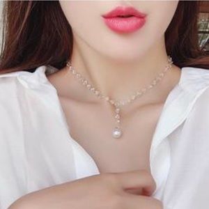 CRYSTAL PEARL DROP CLAVICLE NECKLACE